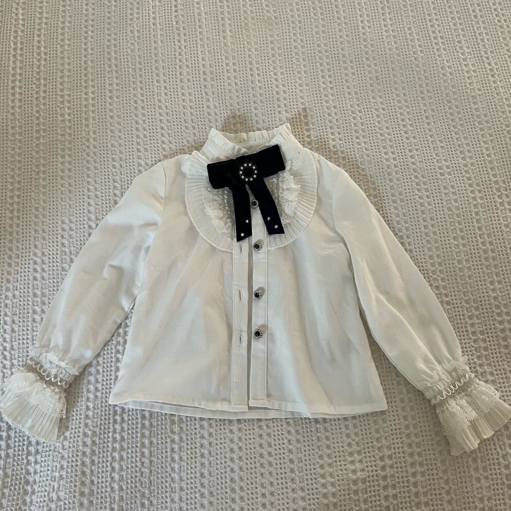 LIKE NEW!! Piccola Speranza 2t girls white detailed blouse with bow!